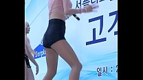 公众号【喵污】韩国女团户外大奶热舞，粉色紧身衣身材超靓眼